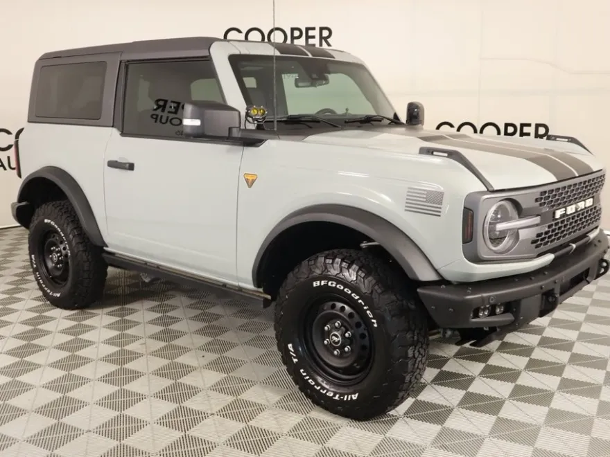 2023 Ford Bronco Badlands photo 1