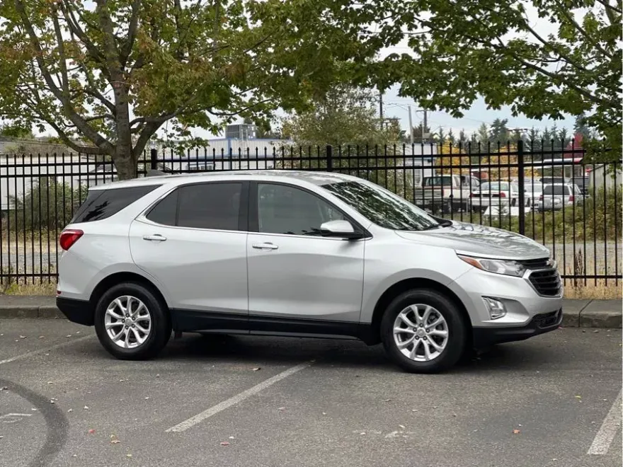 2019 Chevrolet Equinox LT photo 1