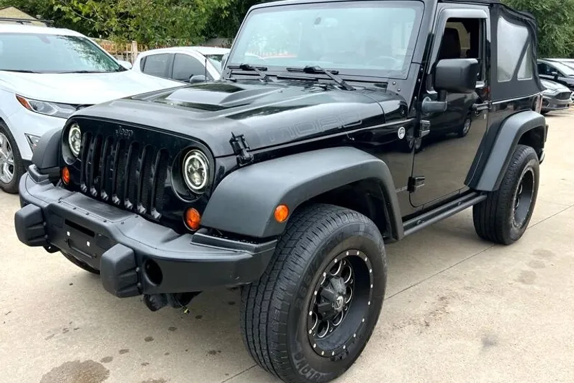 2013 Jeep Wrangler Sahara photo 1