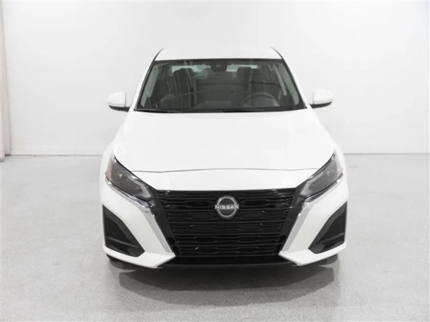 2023 Nissan Altima 2.5 SV photo 1