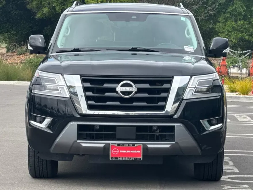 2023 Nissan Armada SL photo 9