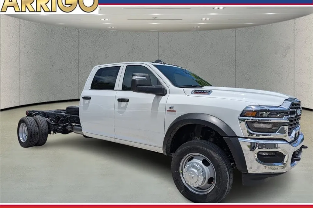 2025 Ram 5500 Tradesman photo 1
