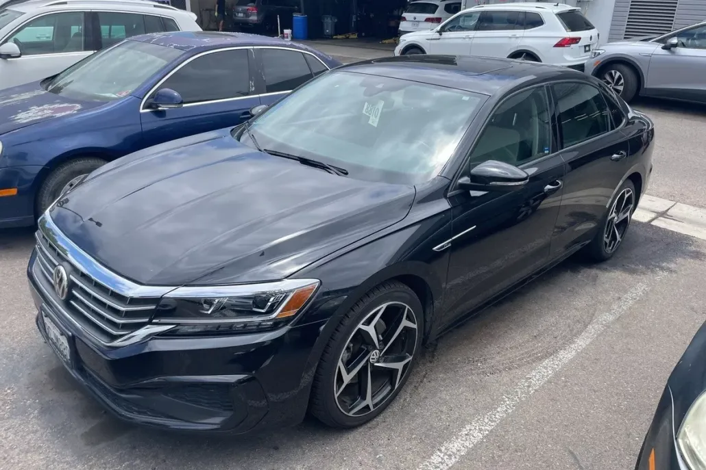 2020 Volkswagen Passat 2.0T R-Line photo 1