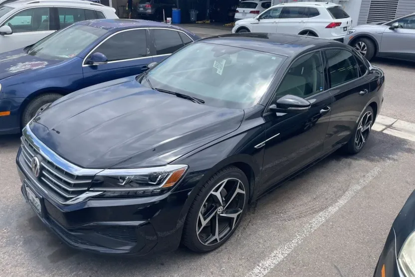2020 Volkswagen Passat 2.0T R-Line photo 1
