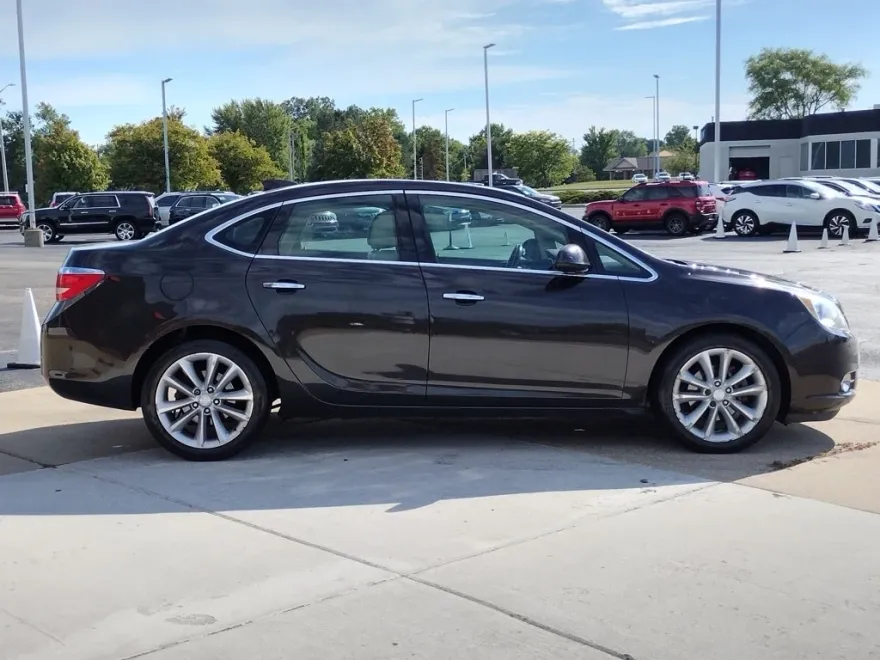 2016 Buick Verano Leather photo 1