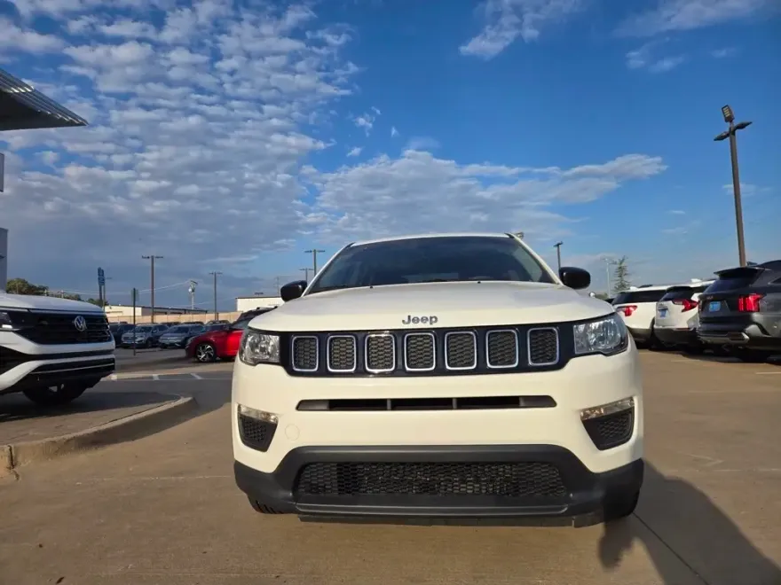2018 Jeep Compass Sport photo 1