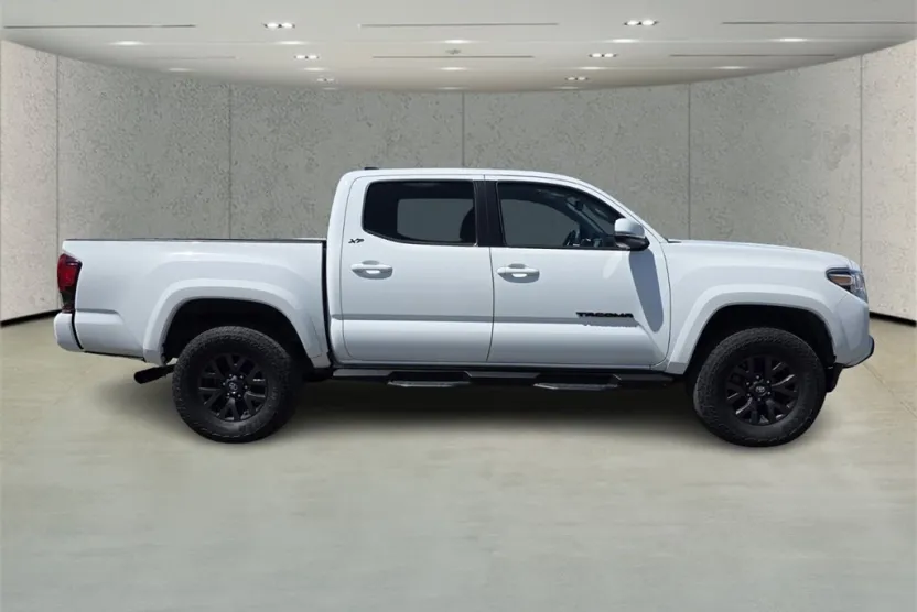 2023 Toyota Tacoma SR5 photo 1
