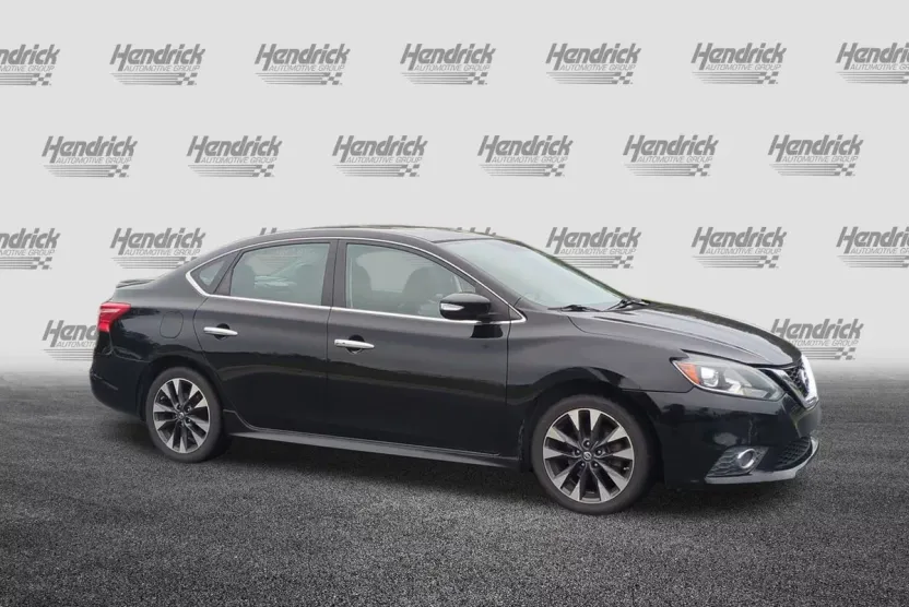 2016 Nissan Sentra SR photo 1