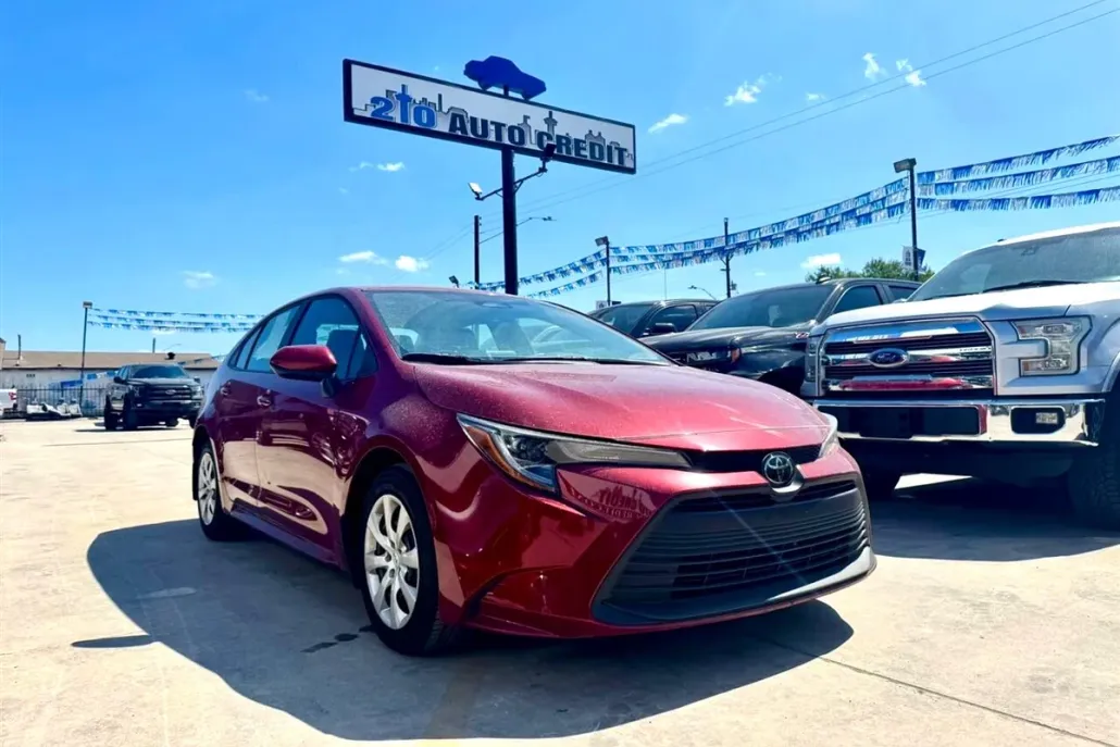 2024 Toyota Corolla LE photo 1