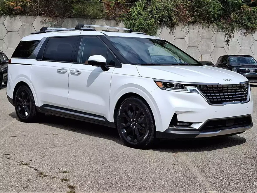 2024 Kia Carnival SX Prestige photo 1