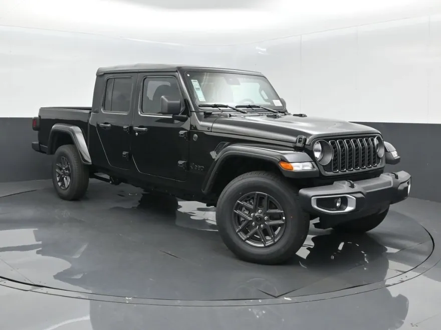 2025 Jeep Gladiator Sport S photo 1