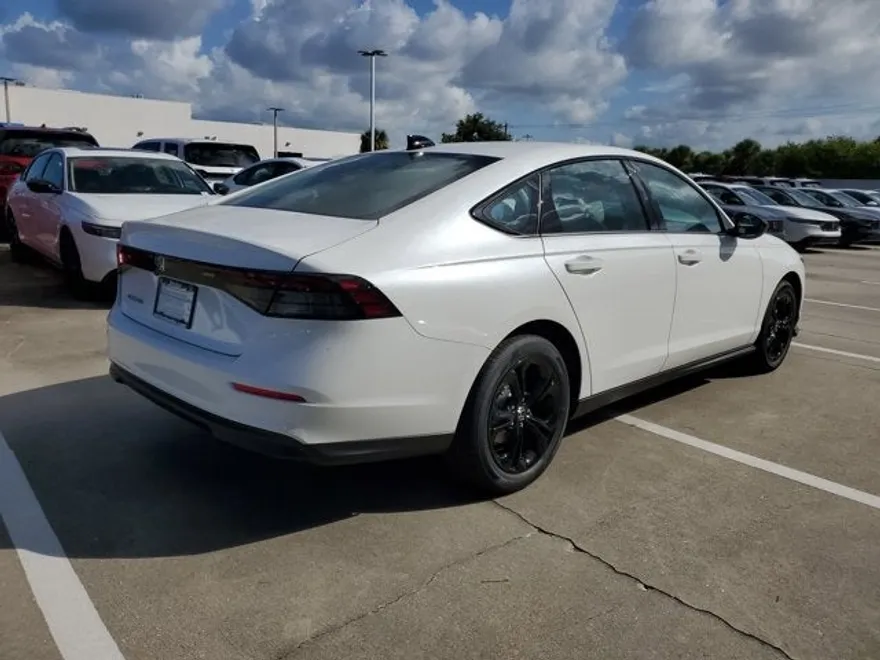 2025 Honda Accord SE photo 1