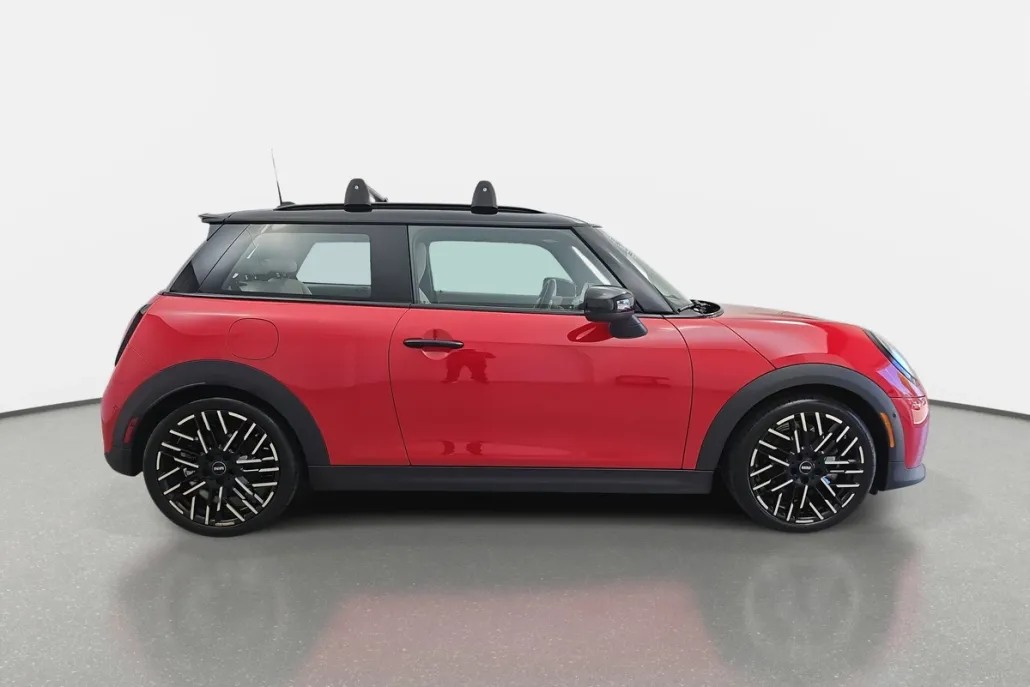 2025 Mini Cooper 2 Door Hardtop Signature photo 1