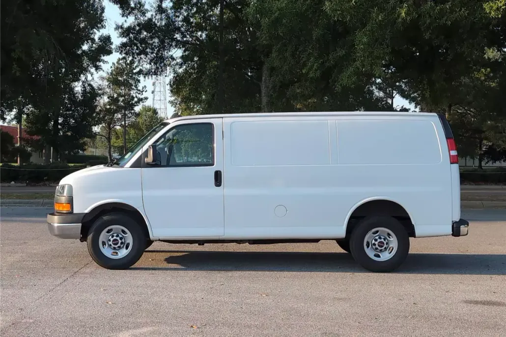 2023 Gmc Savana 2500 Cargo photo 1