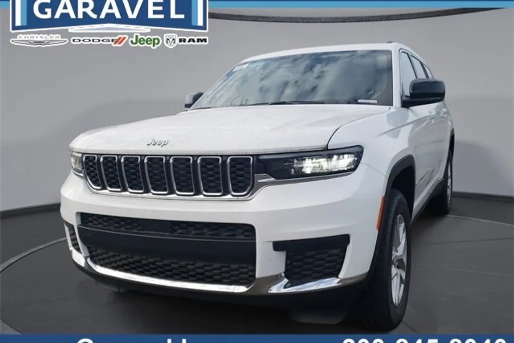 2025 Jeep Grand Cherokee Laredo photo 1
