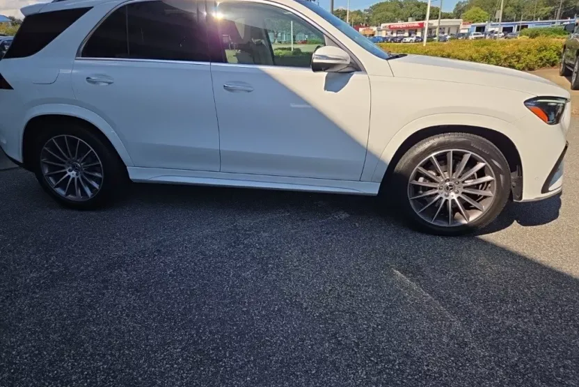 2025 Mercedes Benz GLE 350 4MATIC photo 1