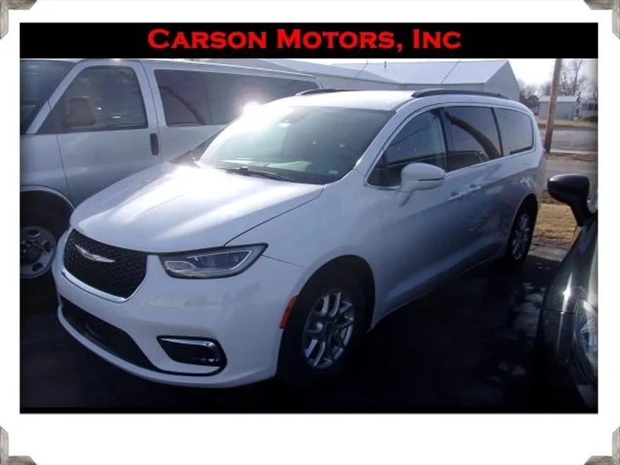 2022 Chrysler Pacifica Touring L photo 1