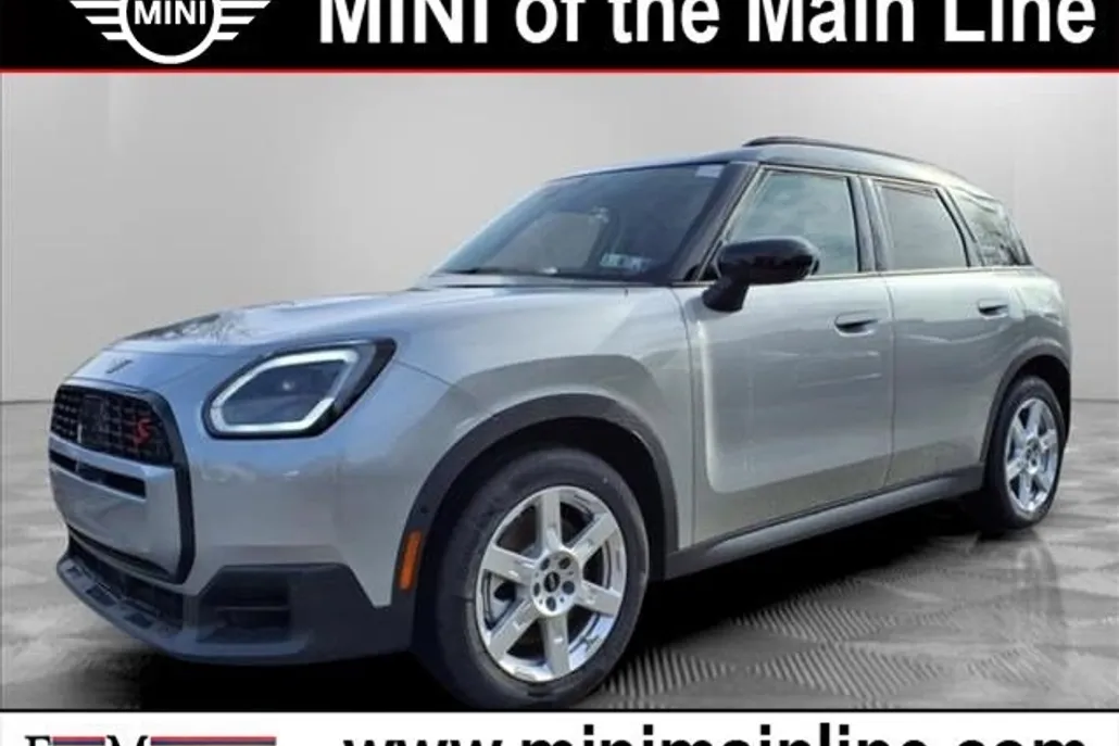 2025 Mini Countryman Iconic photo 1