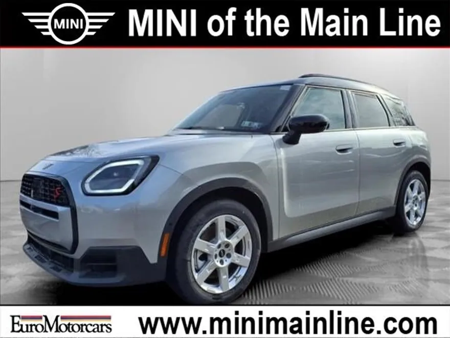 2025 Mini Countryman Iconic photo 1