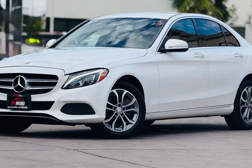 2015 Mercedes Benz C 300 photo 1