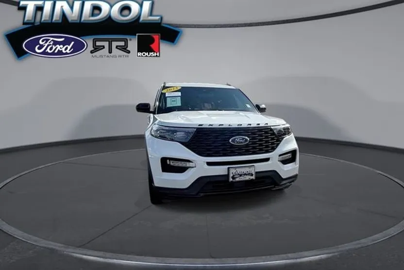 2023 Ford Explorer ST-Line photo 1