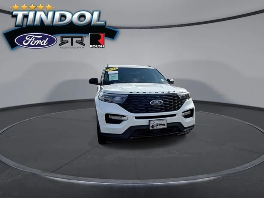 2023 Ford Explorer ST-Line photo 1