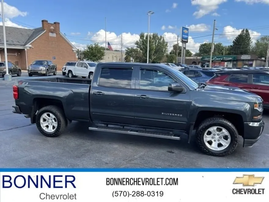 2018 Chevrolet Silverado 1500 LT photo 1