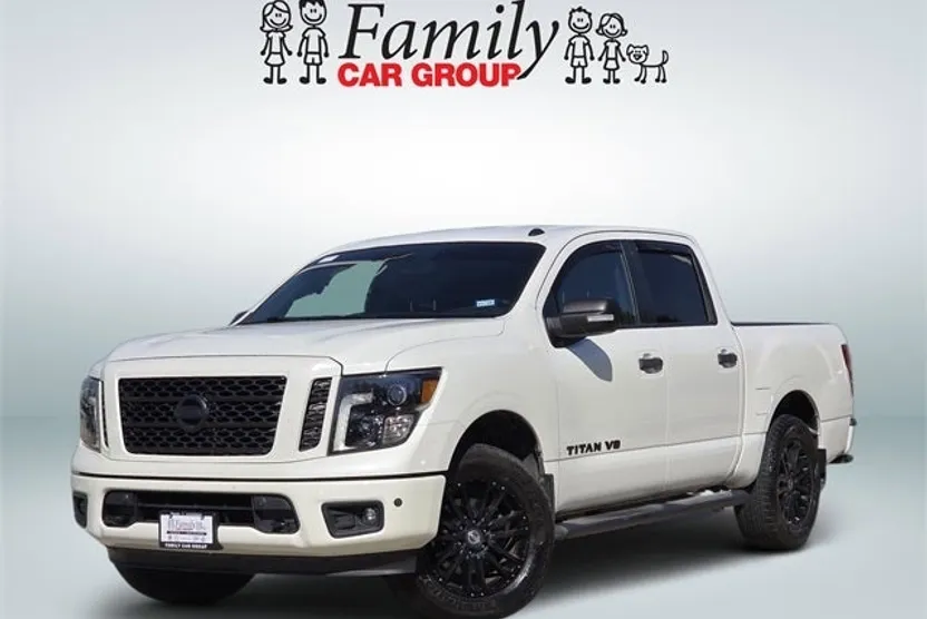 2019 Nissan Titan SV photo 1