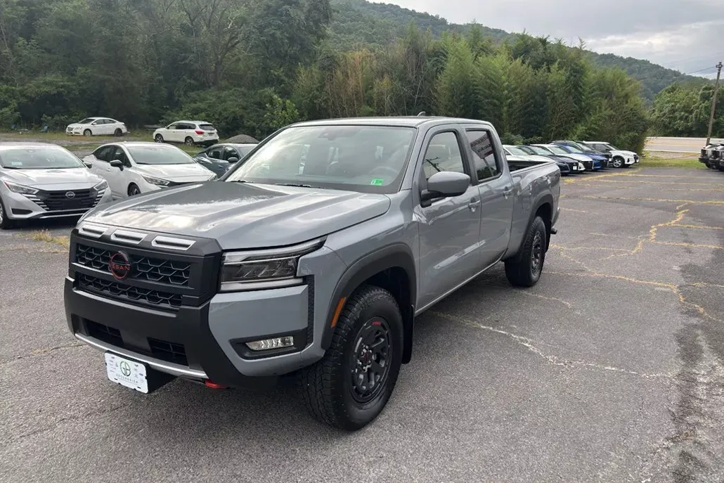 2025 Nissan Frontier PRO-4X photo 1