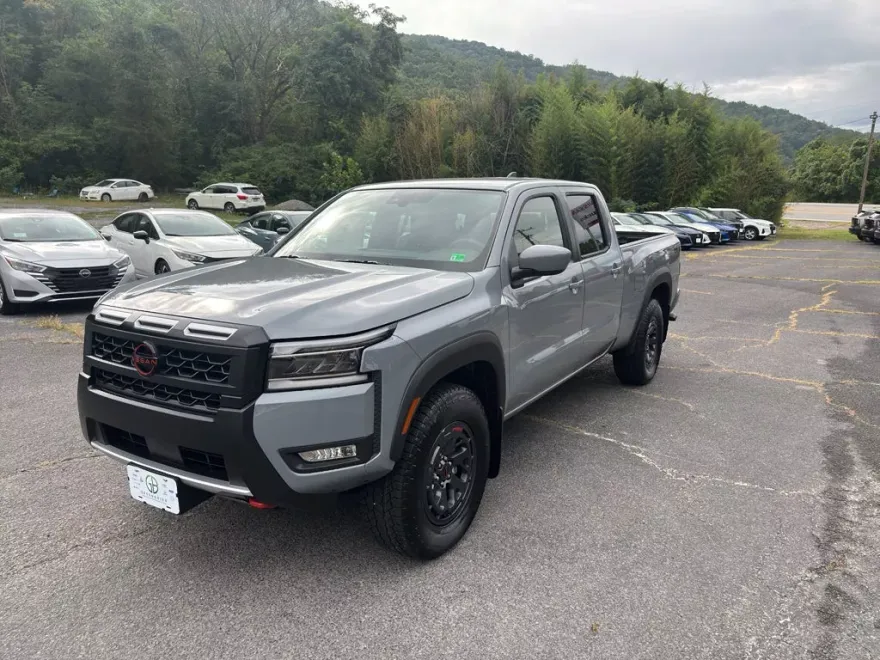 2025 Nissan Frontier PRO-4X photo 1