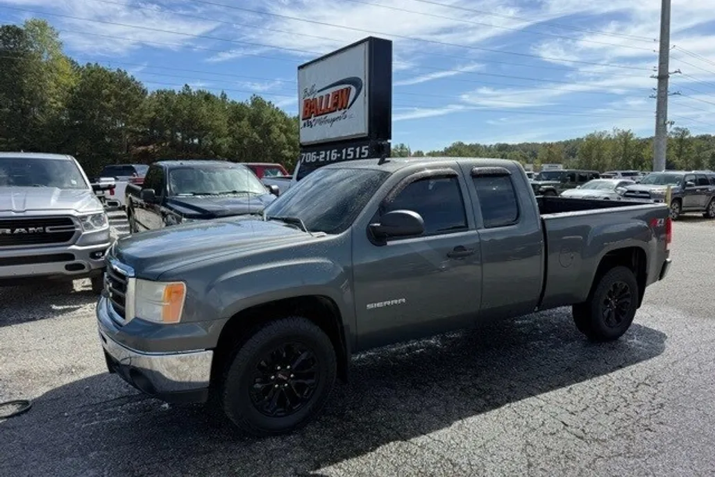 2011 Gmc Sierra SLE photo 1