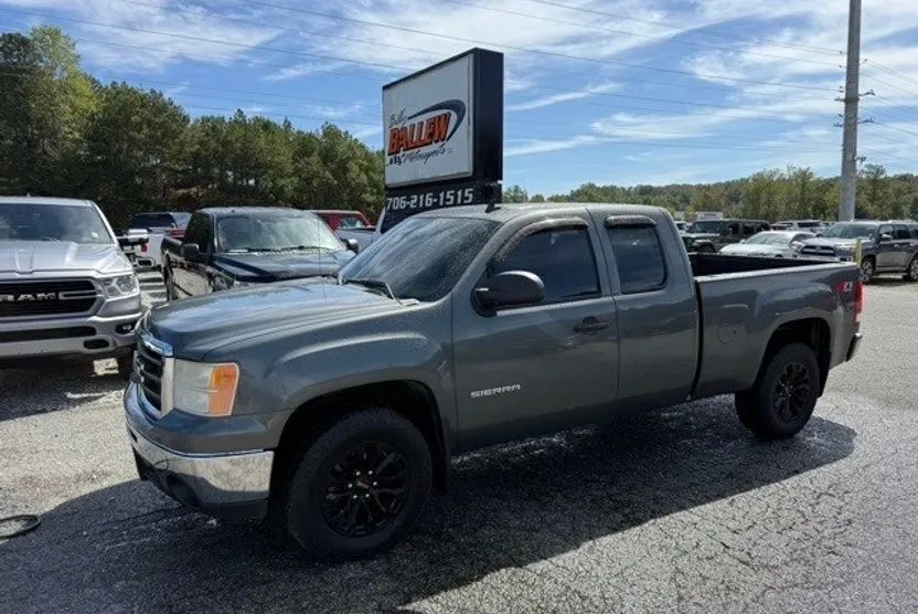 2011 Gmc Sierra SLE photo 1