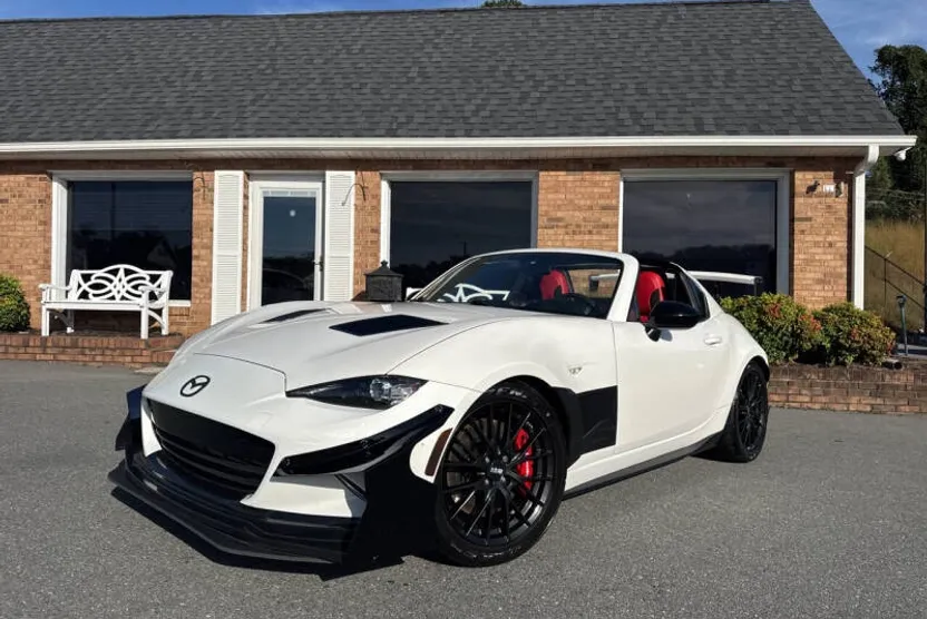 2017 Mazda MX-5 Miata Miata RF photo 1