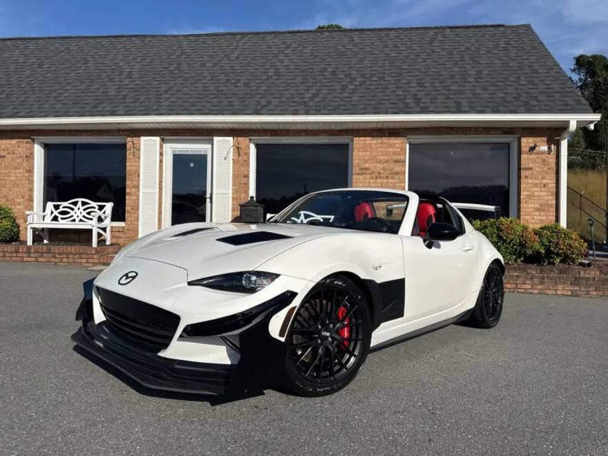 2017 Mazda MX-5 Miata Miata RF photo 1