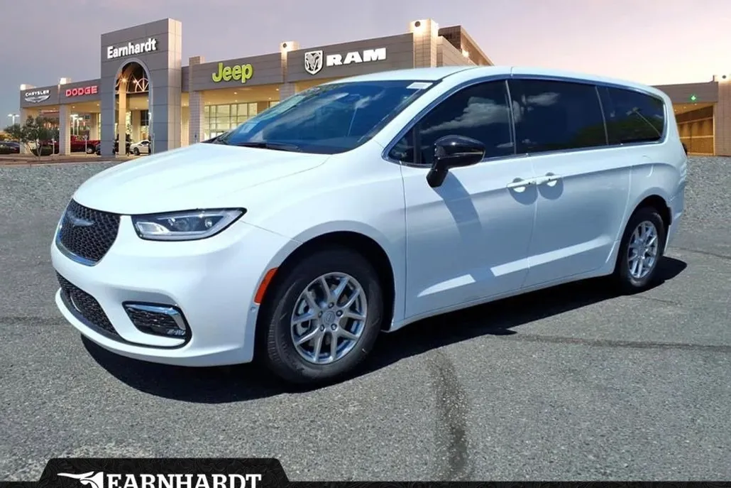 2026 Chrysler Pacifica photo 1