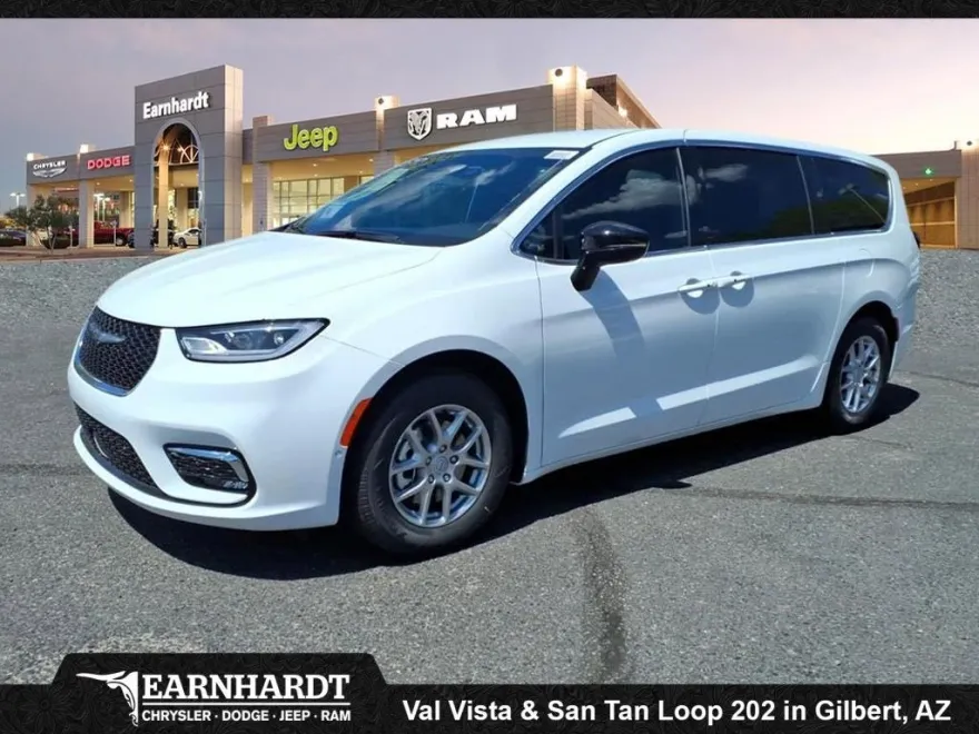 2026 Chrysler Pacifica photo 1