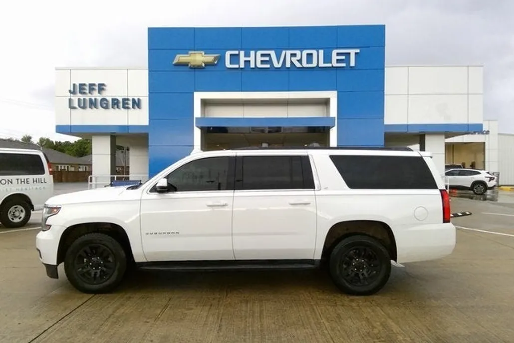 2018 Chevrolet Suburban LT photo 1