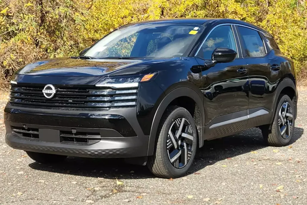 2025 Nissan Kicks SV photo 1