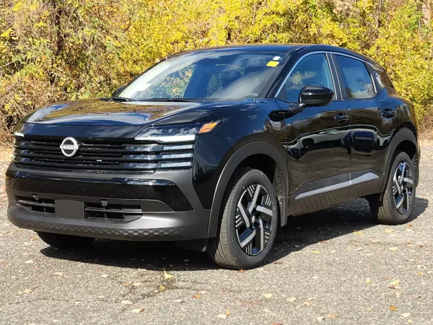 2025 Nissan Kicks SV photo 1