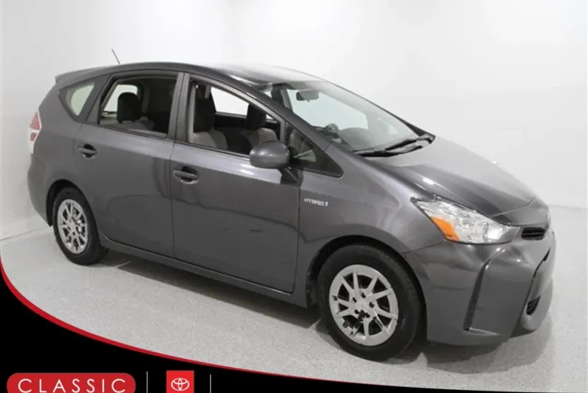 2017 Toyota Prius V Two photo 1