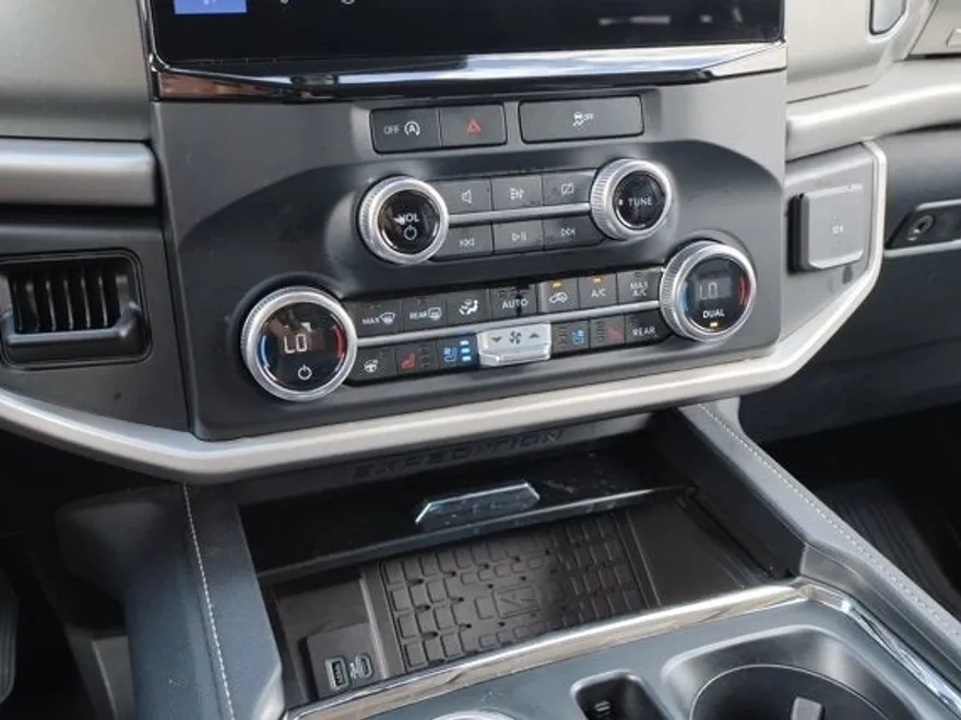 2024 Ford Expedition XLT photo 20