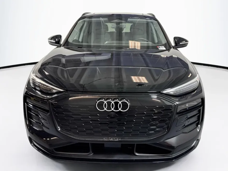 2025 Audi Q6 E-tron Premium Plus photo 1