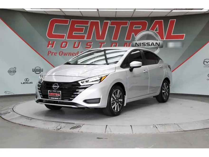 2025 Nissan Versa 1.6 SV photo 1