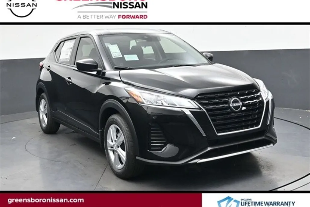 2025 Nissan Kicks Play S photo 1