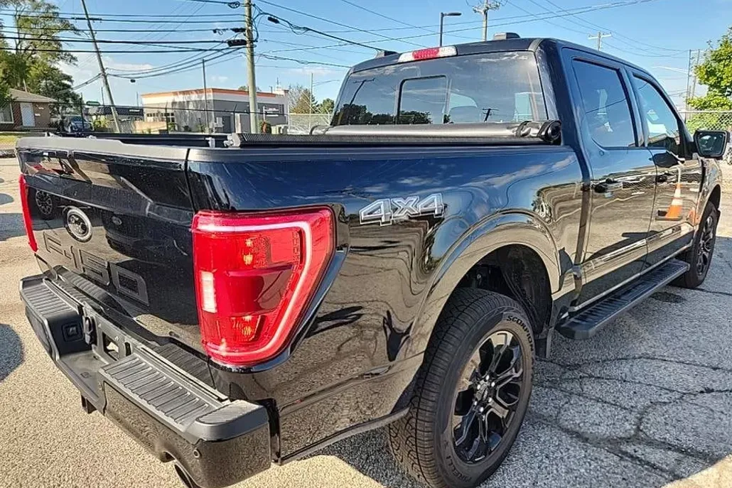 2023 Ford F-150 XLT photo 1