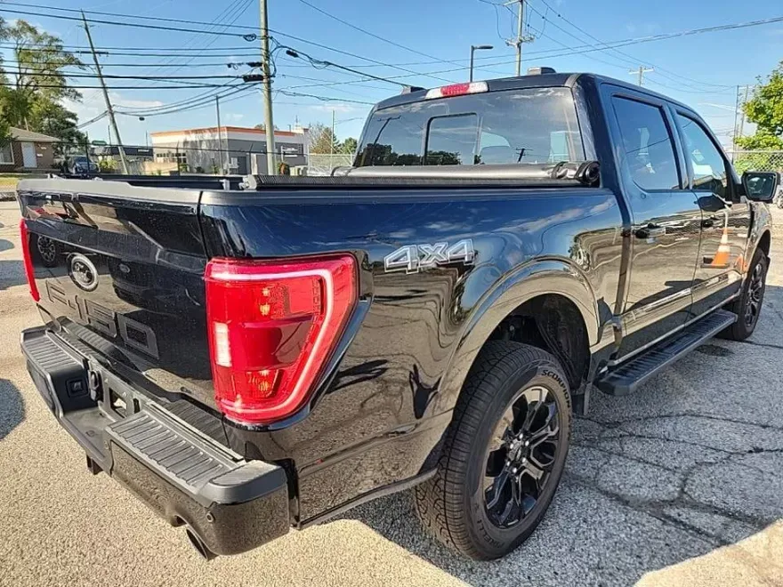2023 Ford F-150 XLT photo 1
