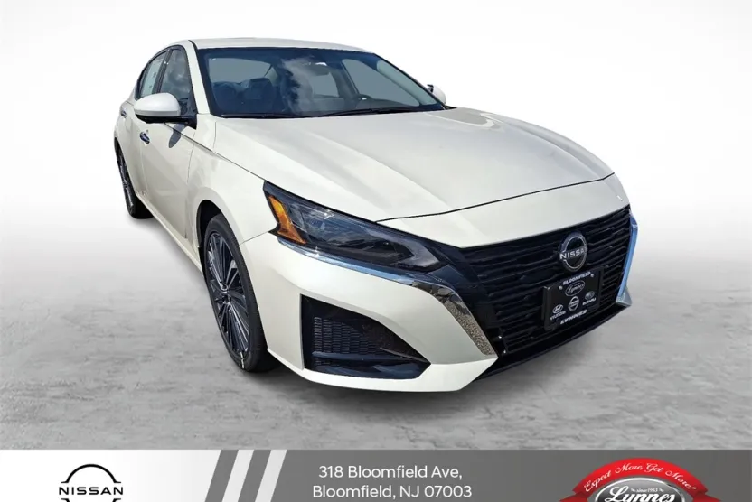 2025 Nissan Altima SL photo 1
