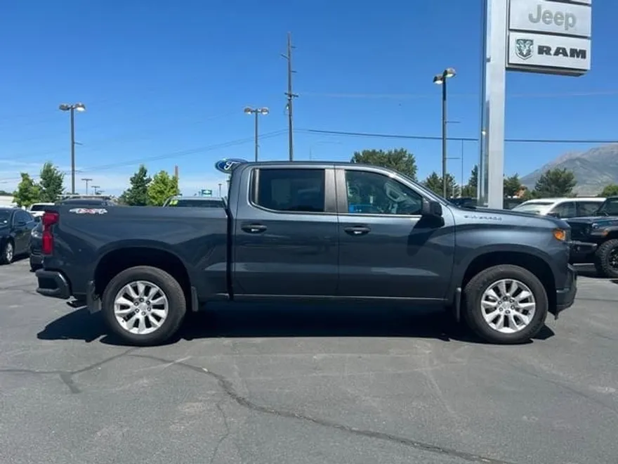 2022 Chevrolet Silverado 1500 Custom photo 1