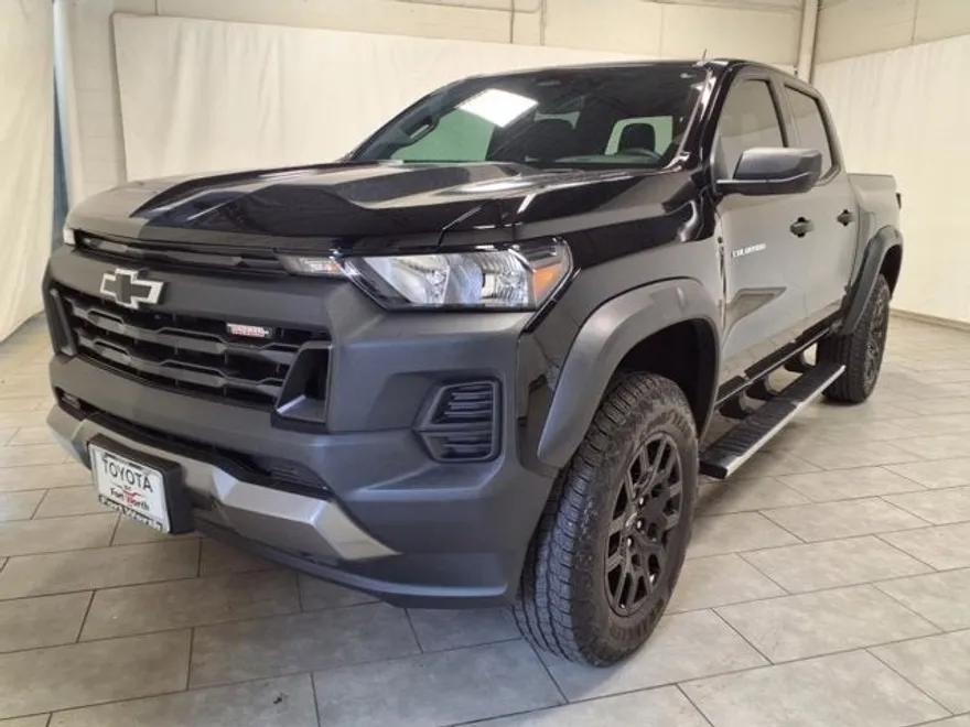 2024 Chevrolet Colorado Trail Boss photo 1