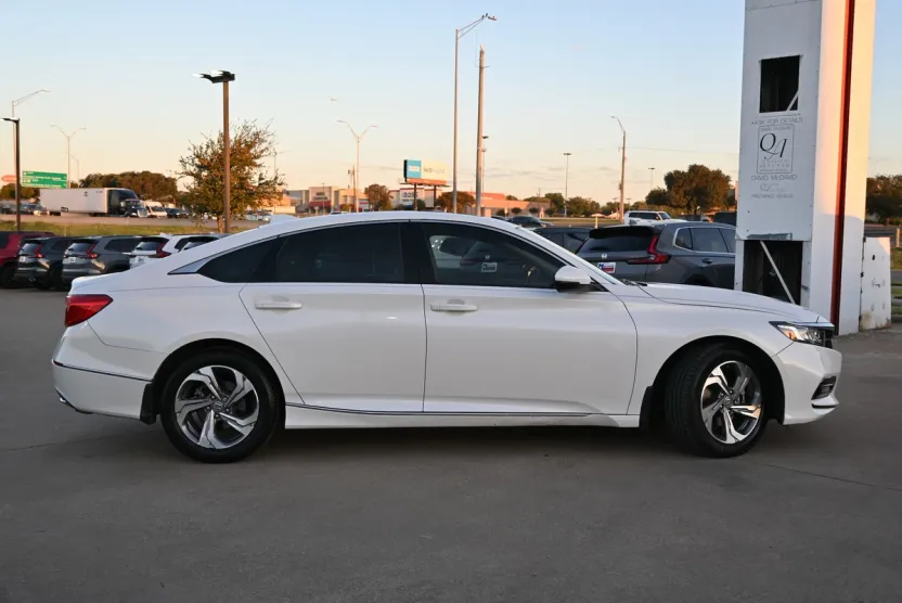 2020 Honda Accord EX-L 1.5T photo 1
